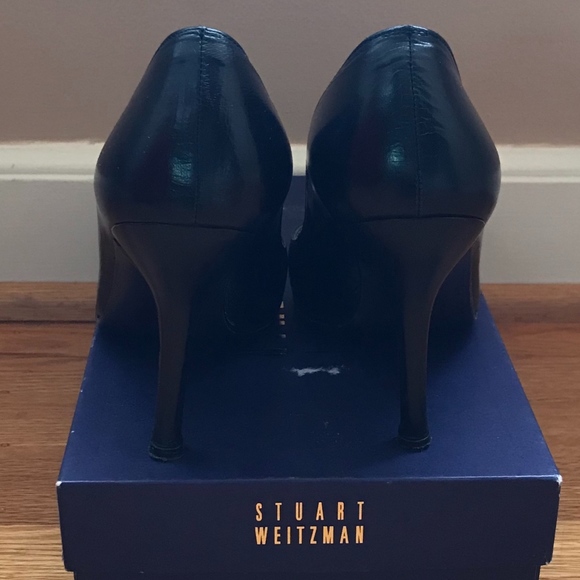 Stuart Weitzman "Princess" Pumps - Picture 4 of 7